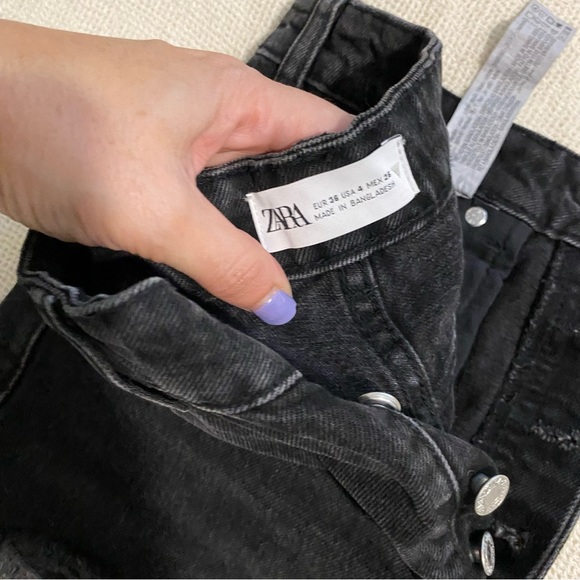 Zara bundle of white and black high rise jean shorts size 4 and 6 - Picture 3 of 8